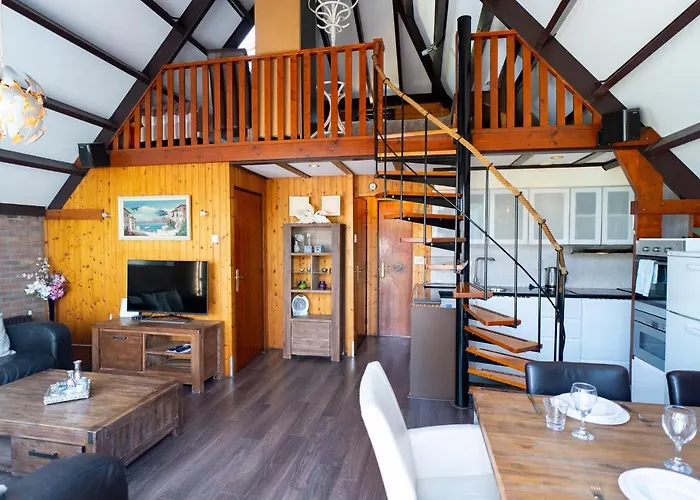 Lovely House Till 6 P. Near Amsterdam, Sea 아파트 *