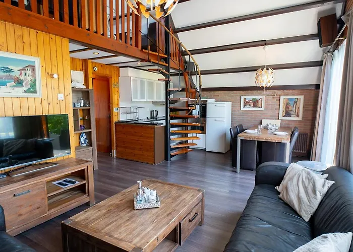 Lovely House Till 6 P. Near Amsterdam, Sea